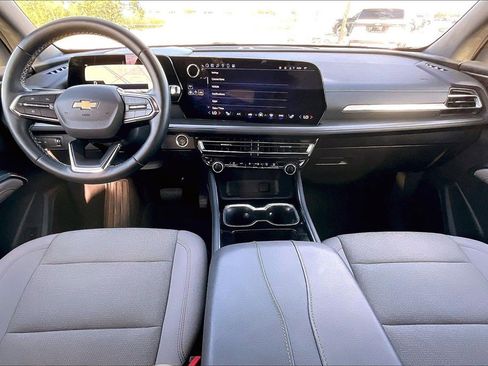 Certified 2025 Chevrolet Traverse LT image 7