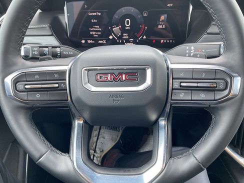 Used 2025 GMC Acadia Elevation w/ Elevation Premium Package AWD/4WD image 15