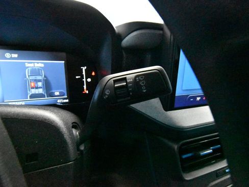 Used 2025 Ford Maverick XLT FWD image 12