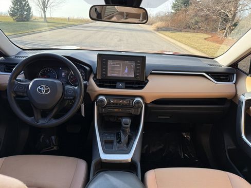 Used 2019 Toyota RAV4 LE image 13