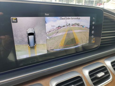 Used 2022 Mercedes-Benz GLS 450 4MATIC image 31