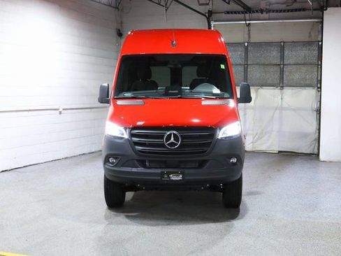 Used 2025 Mercedes-Benz Sprinter 2500 image 8