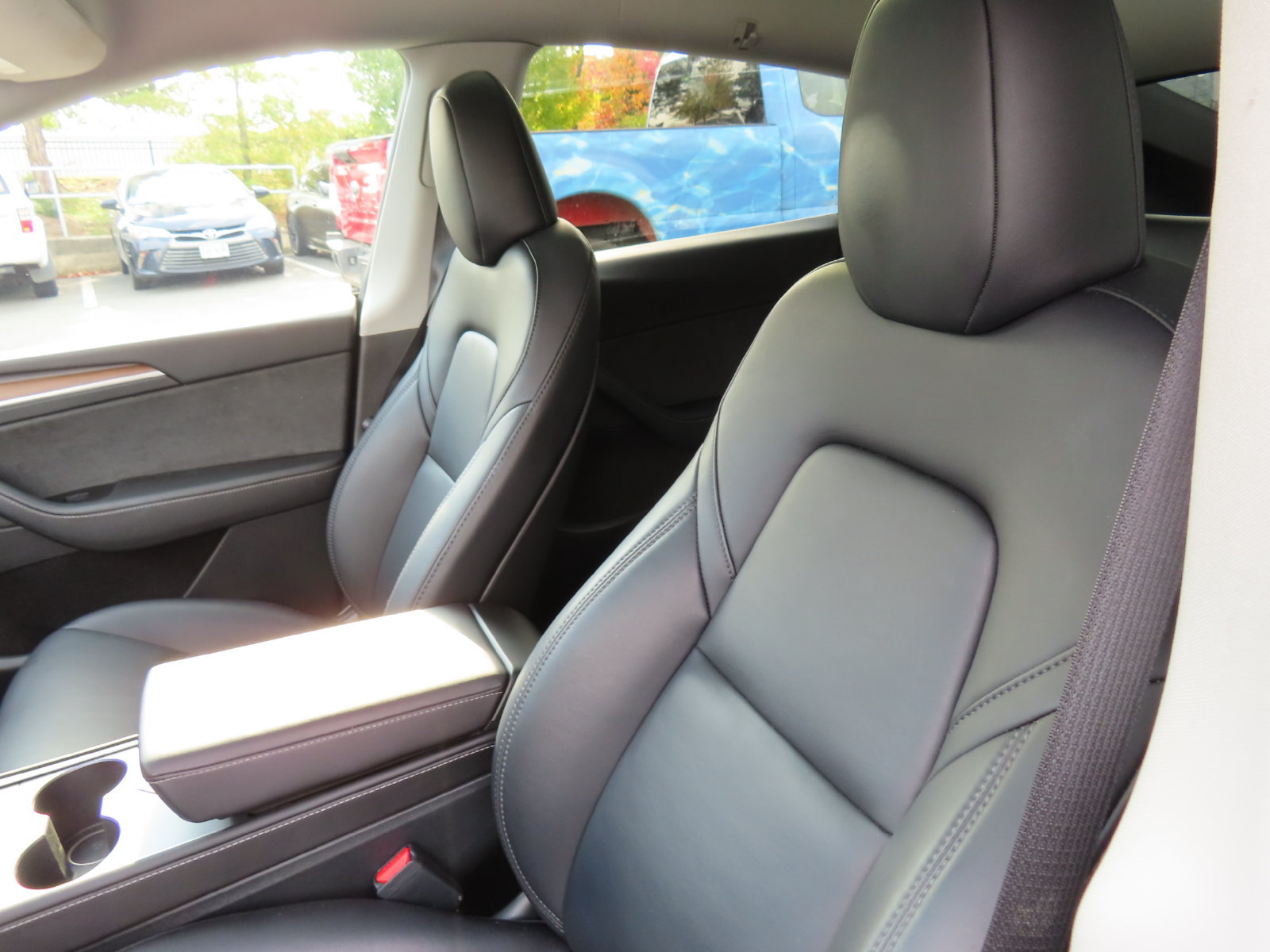 Used 2024 Tesla Model Y 2WD image 25
