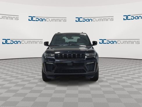 New 2026 Jeep Grand Cherokee Limited w/ Limited Altitude Package AWD/4WD image 3