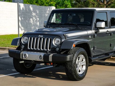 Used 2017 Jeep Wrangler Unlimited Sahara w/ Quick Order Package 24E Chief AWD/4WD image 8