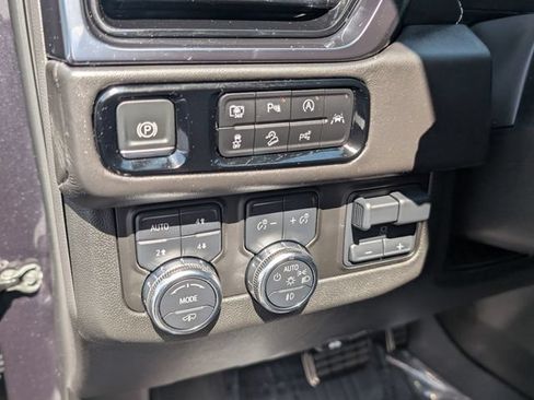 Used 2025 GMC Yukon XL AT4 Ultimate w/ LPO, Floor Liner Package AWD/4WD image 17