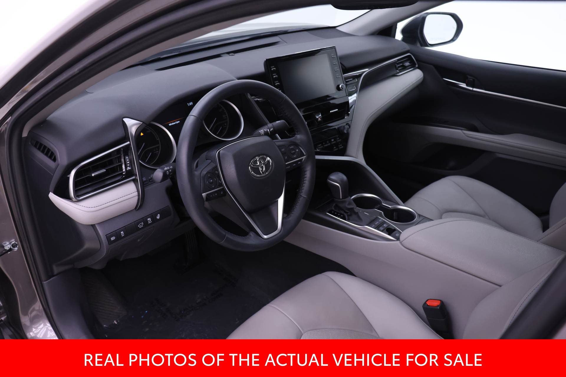 Certified 2022 Toyota Camry XLE w/ Cold Weather Package FWD image 3