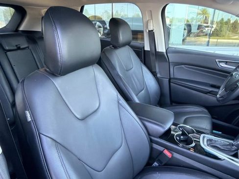 Used 2018 Ford Edge Titanium w/ Ford Safe & Smart Package FWD image 19
