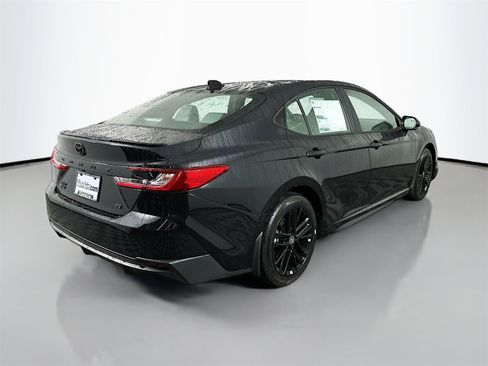 New 2026 Toyota Camry SE image 7