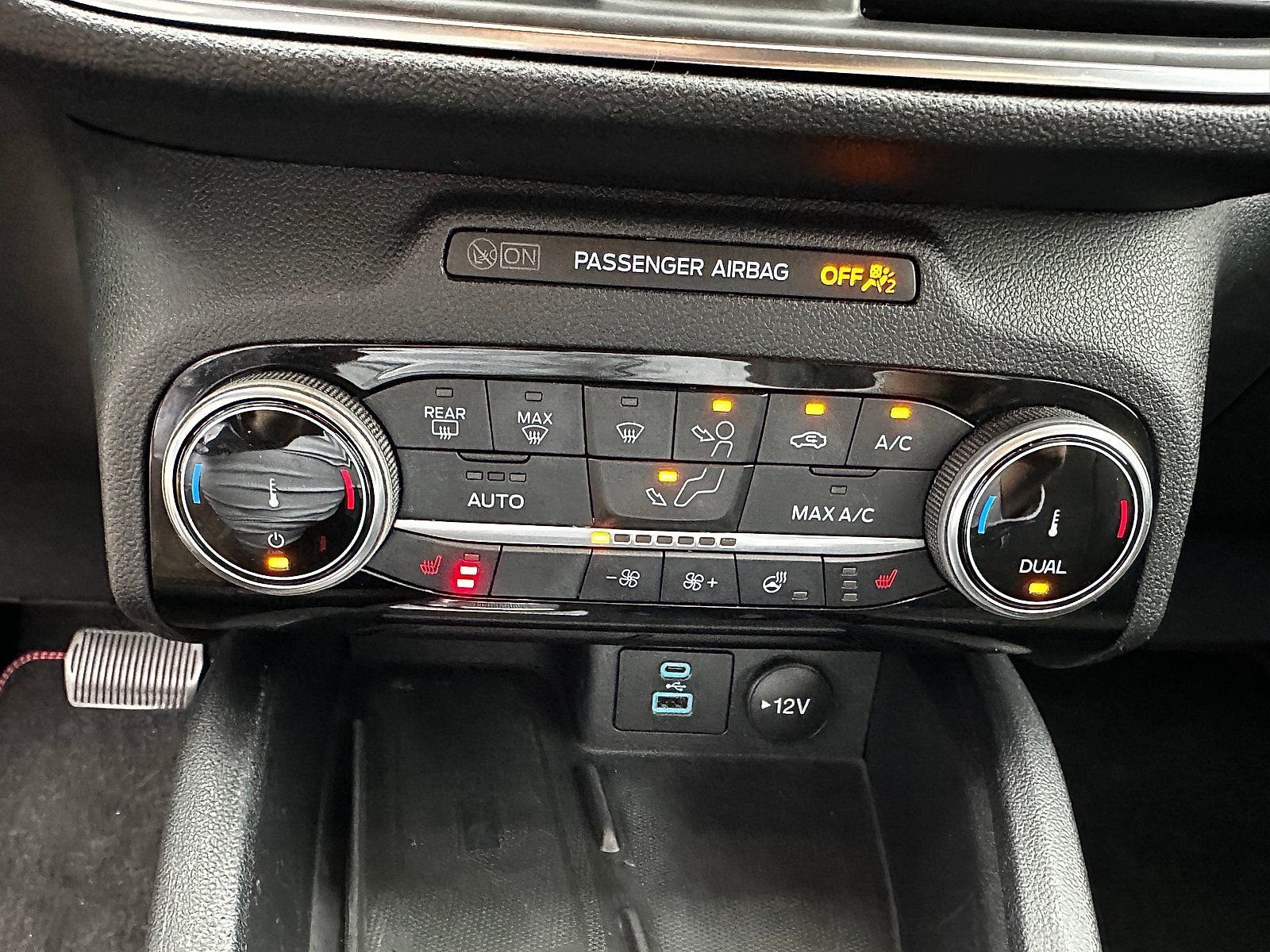 Used 2022 Ford Escape SEL w/ SEL Stealth AWD Package image 17