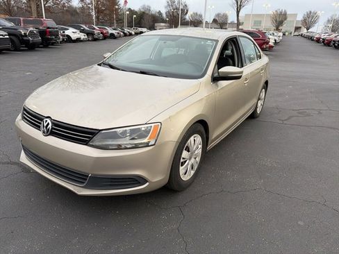 Used 2013 Volkswagen Jetta SE image 3
