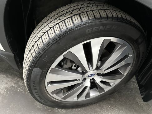 Used 2020 Subaru Ascent Limited w/ Technology Package image 13