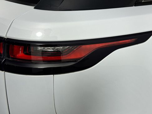 Used 2018 Land Rover Range Rover Velar R-Dynamic SE image 33