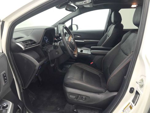 Used 2024 Toyota Sienna XSE w/ XSE Premium Package AWD/4WD image 8