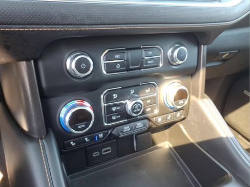 Used 2023 GMC Yukon AT4 AWD/4WD image 20