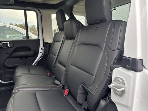 New 2026 Jeep Wrangler Unlimited Sahara AWD/4WD image 16