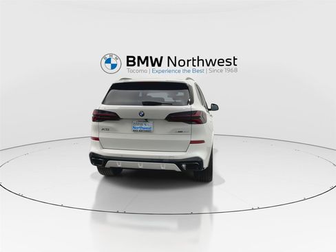New 2026 BMW X5 xDrive40i w/ M Sport Package AWD/4WD image 2
