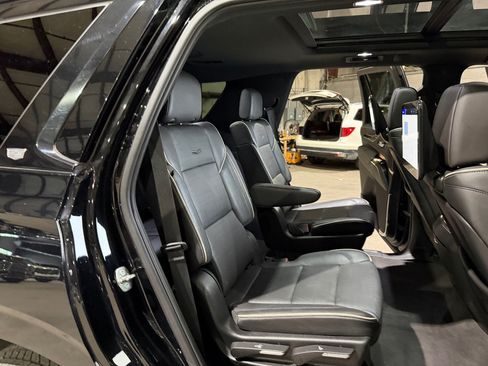 Used 2023 Cadillac Escalade Sport AWD/4WD image 23
