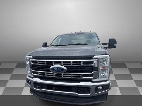 Used 2024 Ford F350 XLT w/ Camper Package image 2