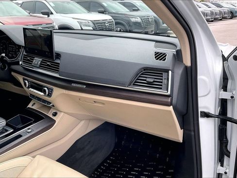 Used 2023 Audi Q5 e Premium Plus w/ Premium Plus Package AWD/4WD image 22