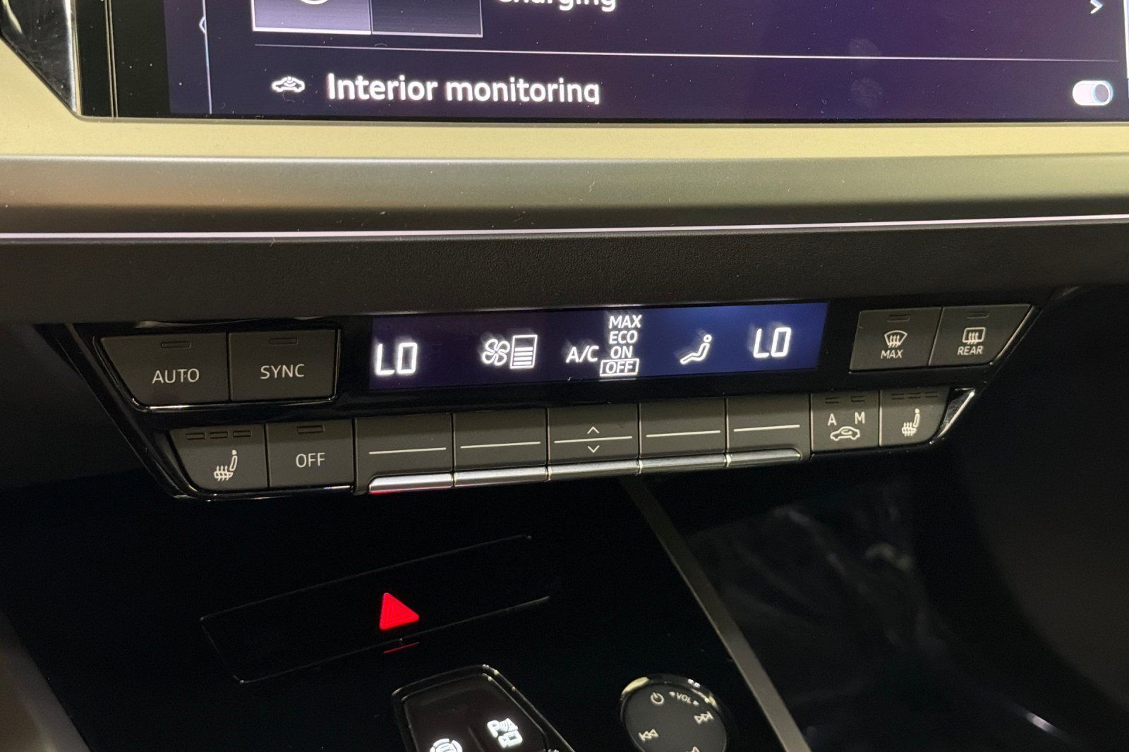 Used 2024 Audi Q4 e-tron Premium w/ Convenience Package AWD/4WD image 18