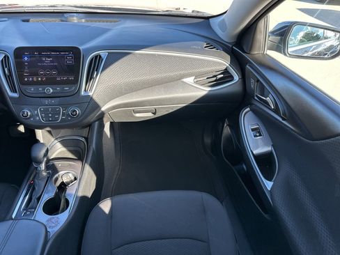 Used 2023 Chevrolet Malibu LT image 32