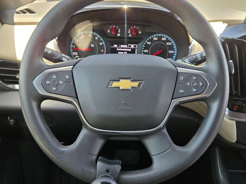 Used 2022 Chevrolet Traverse LS FWD image 20