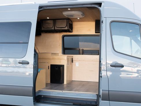 Used 2021 Mercedes-Benz Sprinter 3500 image 21