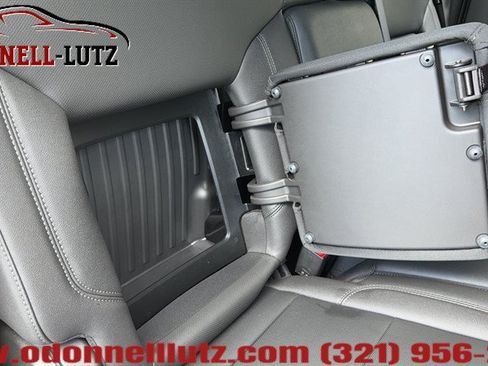 Used 2025 GMC Sierra 1500 SLT w/ SLT Premium Package RWD image 11