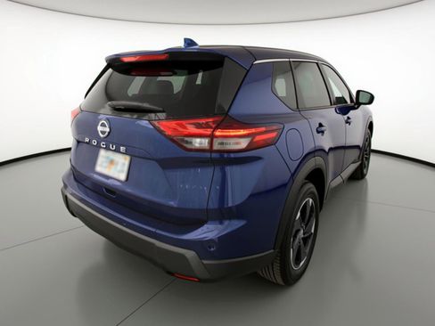 Used 2025 Nissan Rogue SV image 9