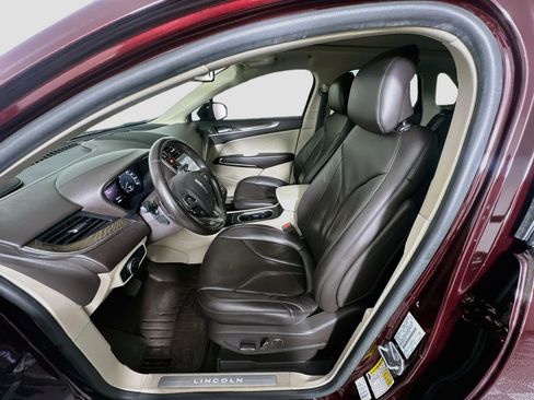Used 2019 Lincoln MKC Reserve w/ MKC Climate Package AWD/4WD image 13