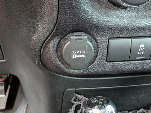 Used 2016 Jeep Wrangler Unlimited Sport w/ Connectivity Group AWD/4WD image 29
