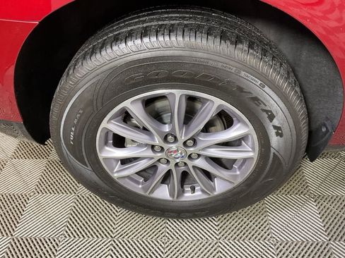 Used 2024 Buick Enclave Premium image 10