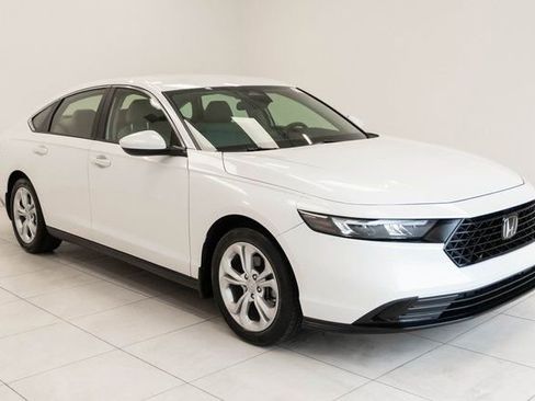 Certified 2024 Honda Accord LX image 7