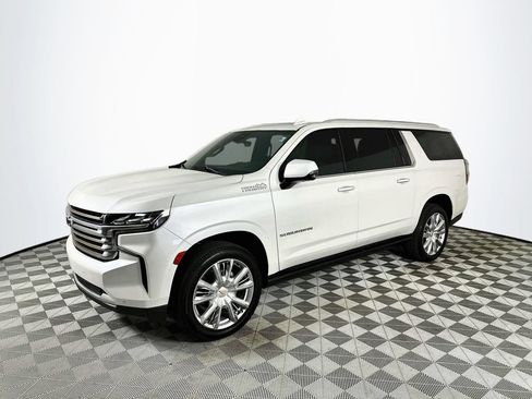 Used 2023 Chevrolet Suburban High Country AWD/4WD image 3