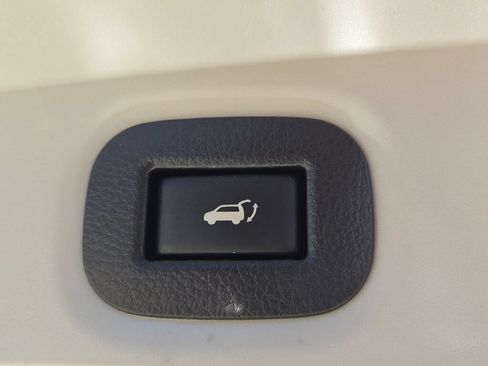 Used 2017 Nissan Rogue SL w/ SL Premium Package AWD/4WD image 15