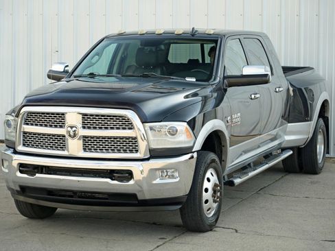 Used 2015 RAM 3500 Laramie image 44