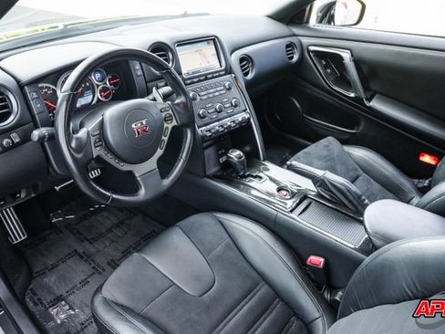 Used 2013 Nissan GT-R Premium AWD/4WD image 2