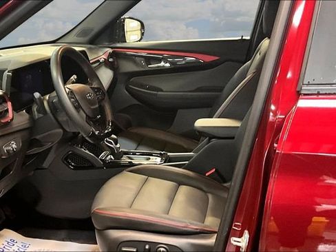 Used 2025 Chevrolet TrailBlazer RS w/ Convenience Package image 17
