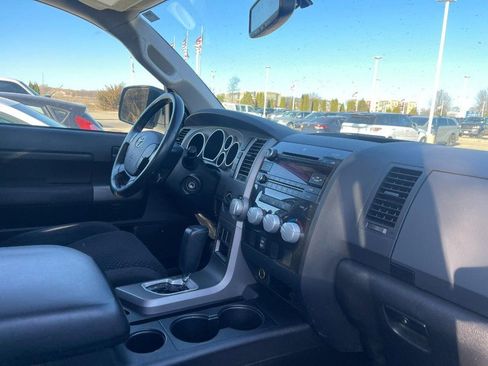 Used 2010 Toyota Tundra 4x4 CrewMax image 2