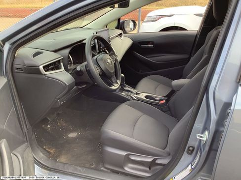Used 2020 Toyota Corolla LE image 9