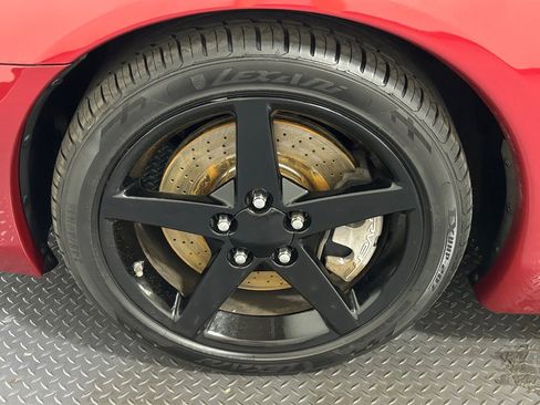 Used 2005 Chevrolet Corvette Coupe w/ Preferred Equipment Group RWD image 19