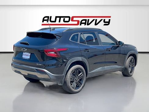 Used 2025 Chevrolet Trax ACTIV w/ Sunroof Package FWD image 7