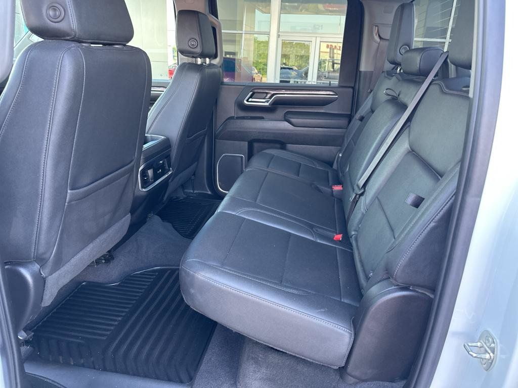 Used 2024 Chevrolet Silverado 3500 LTZ w/ LTZ Convenience Package AWD/4WD image 14