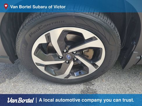 Certified 2023 Subaru Forester Touring AWD/4WD image 9