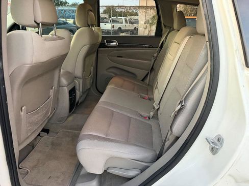 Used 2012 Jeep Grand Cherokee Laredo image 12