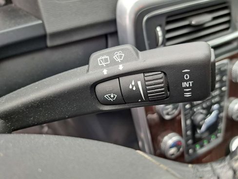 Used 2017 Volvo V60 T5 Cross Country Platinum image 8