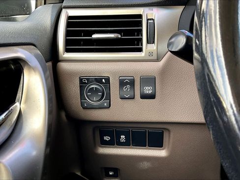 Used 2017 Lexus GX 460 Premium w/ Premium Package AWD/4WD image 36