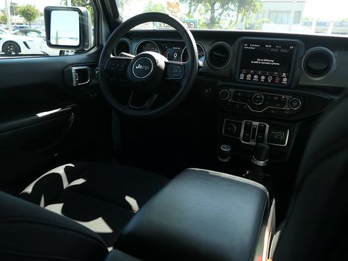 Used 2023 Jeep Wrangler Unlimited Sport AWD/4WD image 23