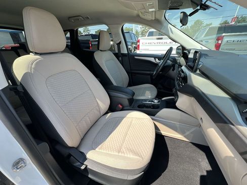Used 2021 Ford Escape SE image 33